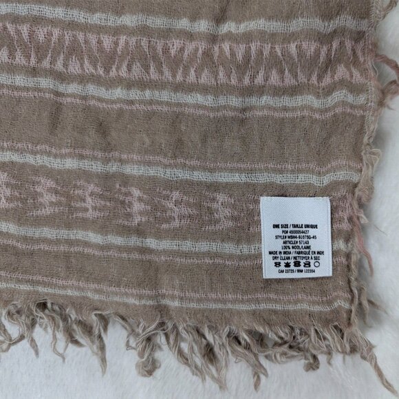 Aritzia Striped Print Square Fringe Blanket Scarf  100% Wool STAFF EXCLUSIVE - Picture 3 of 4